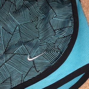 Women’s Nike Shorts (M)